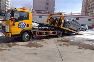 安亭镇救援拖车费用怎么算